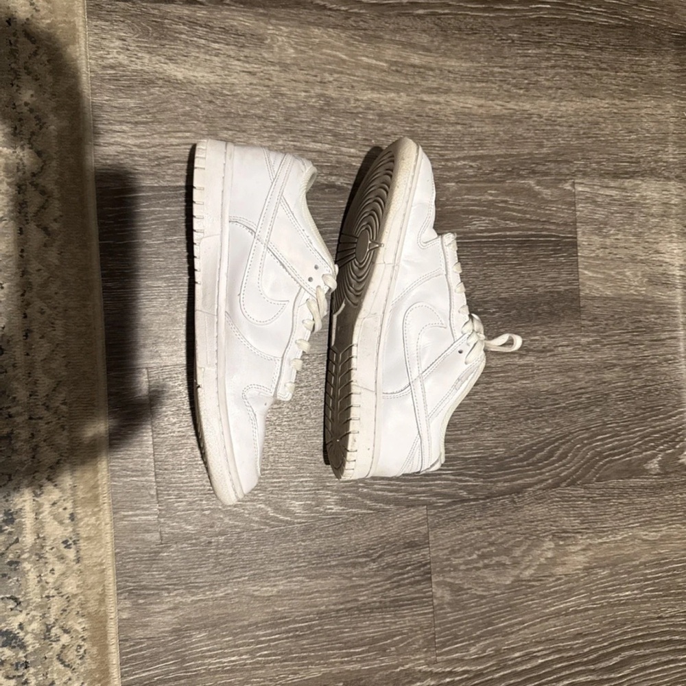 White Nike Low Dunks